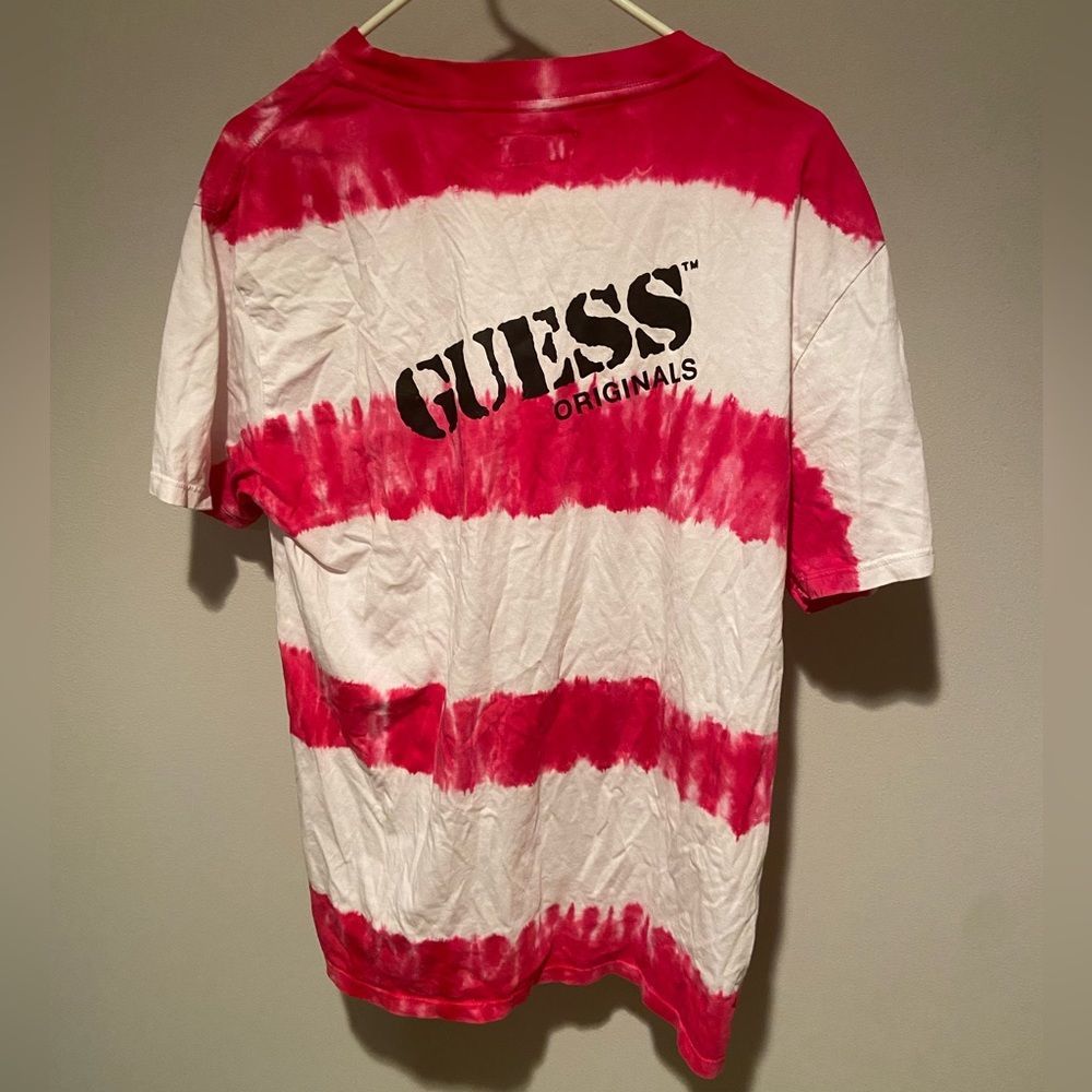 (S)GUESS ORIGINALS RED AND WHITE TIE DYE STRIPPED T-SHIRT